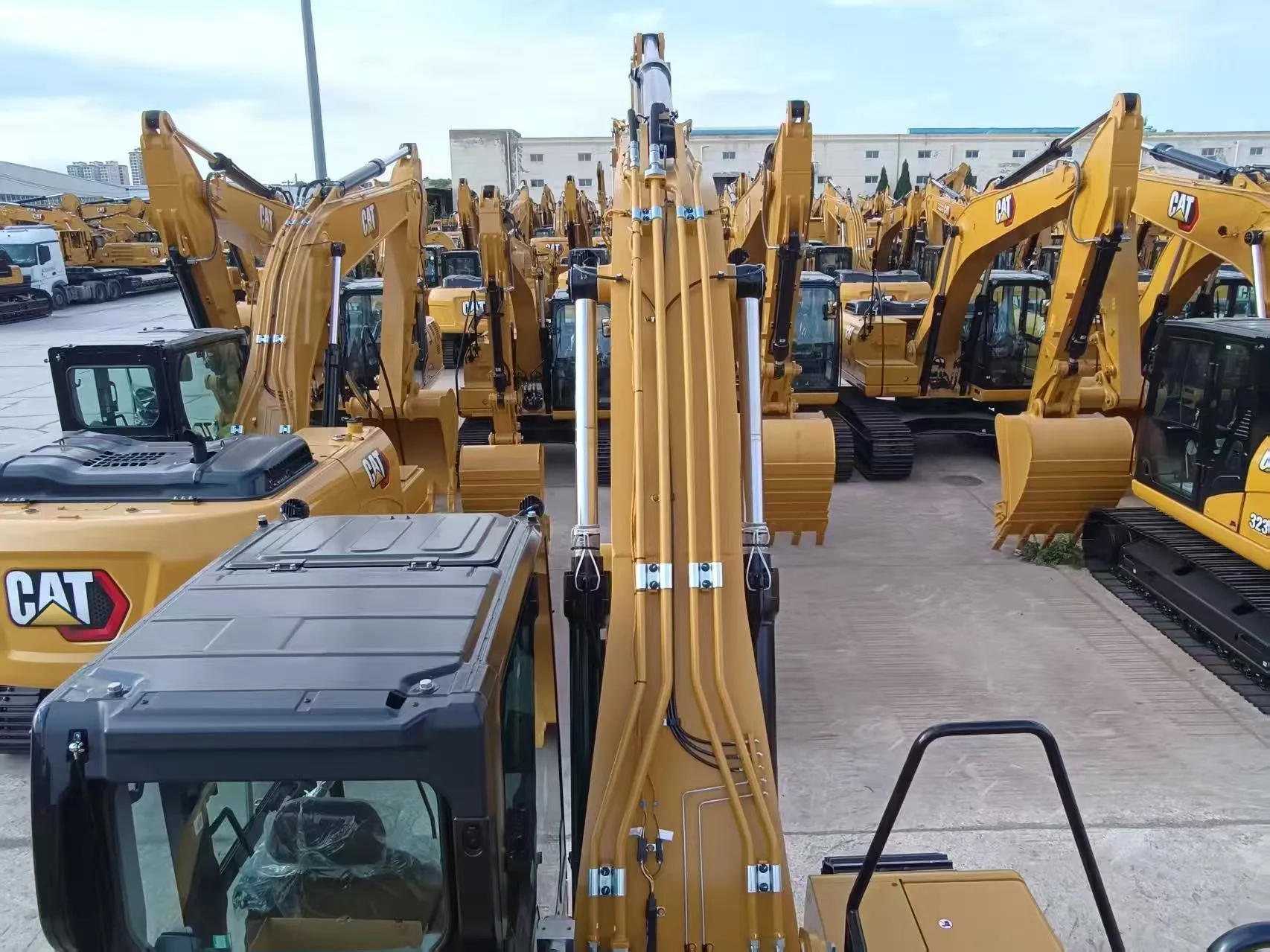 2025 Caterpillar New Small Excavator