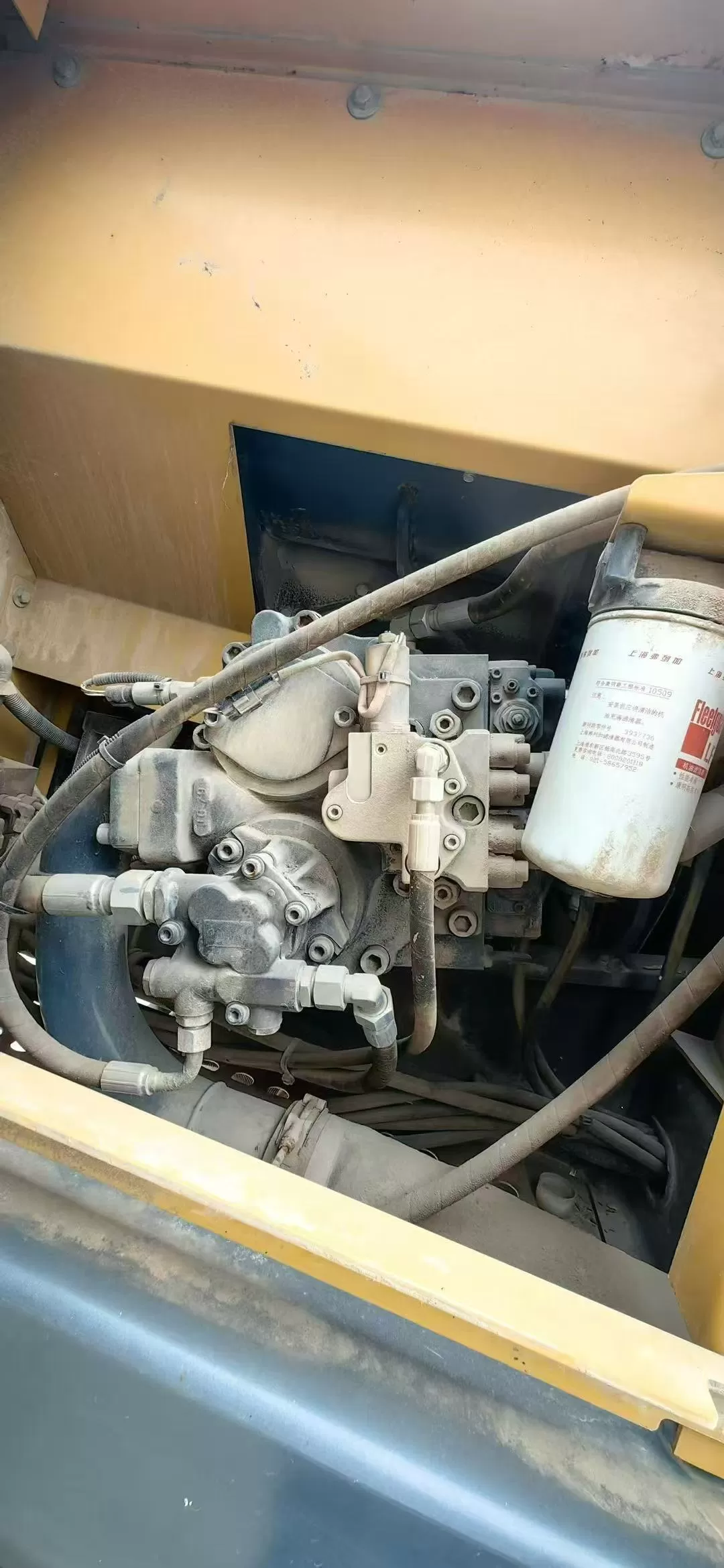 2018 XCMG 210 wheel excavator