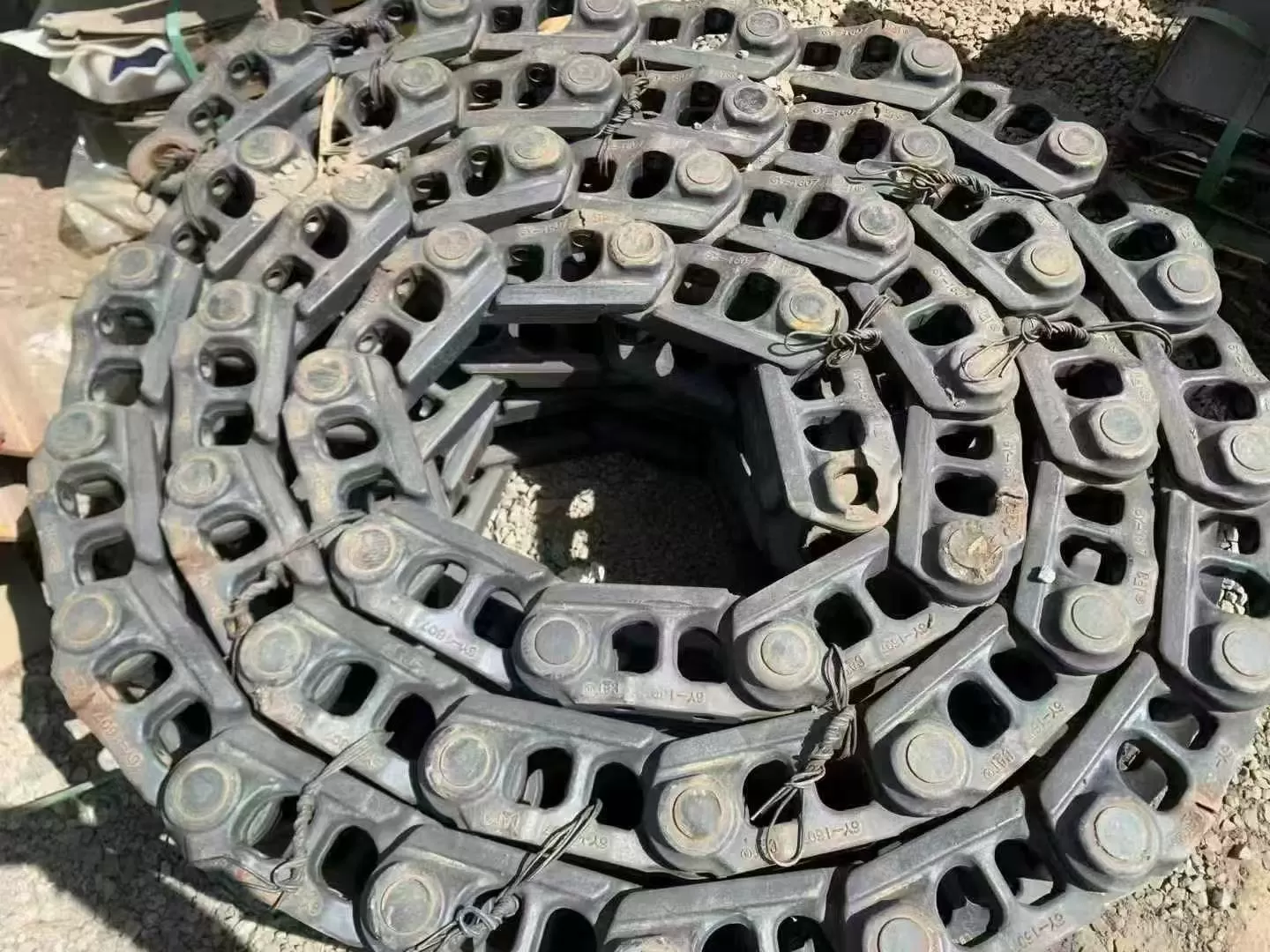 CAT excavator chain