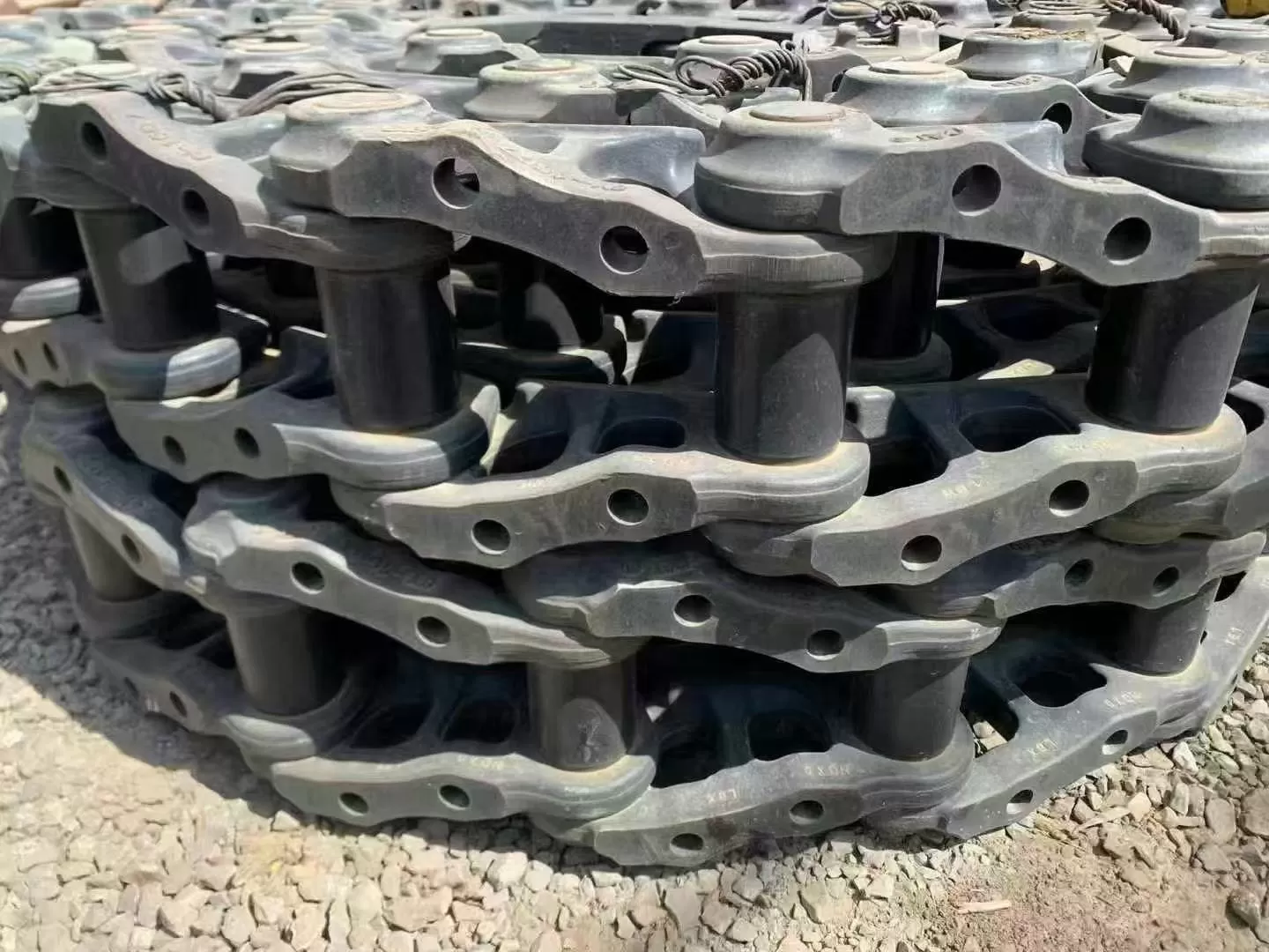 CAT excavator chain