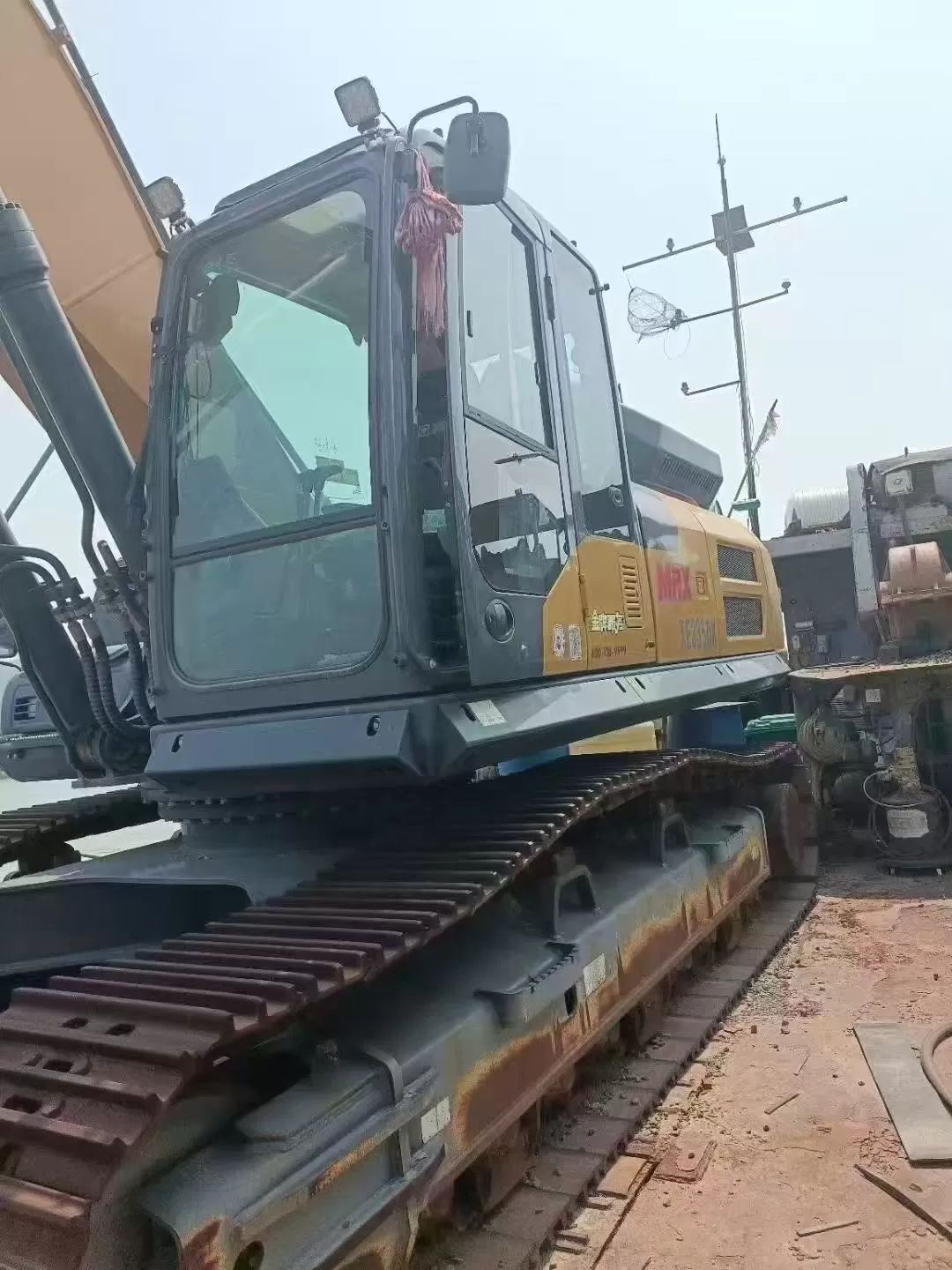 XCMG 335 excavator