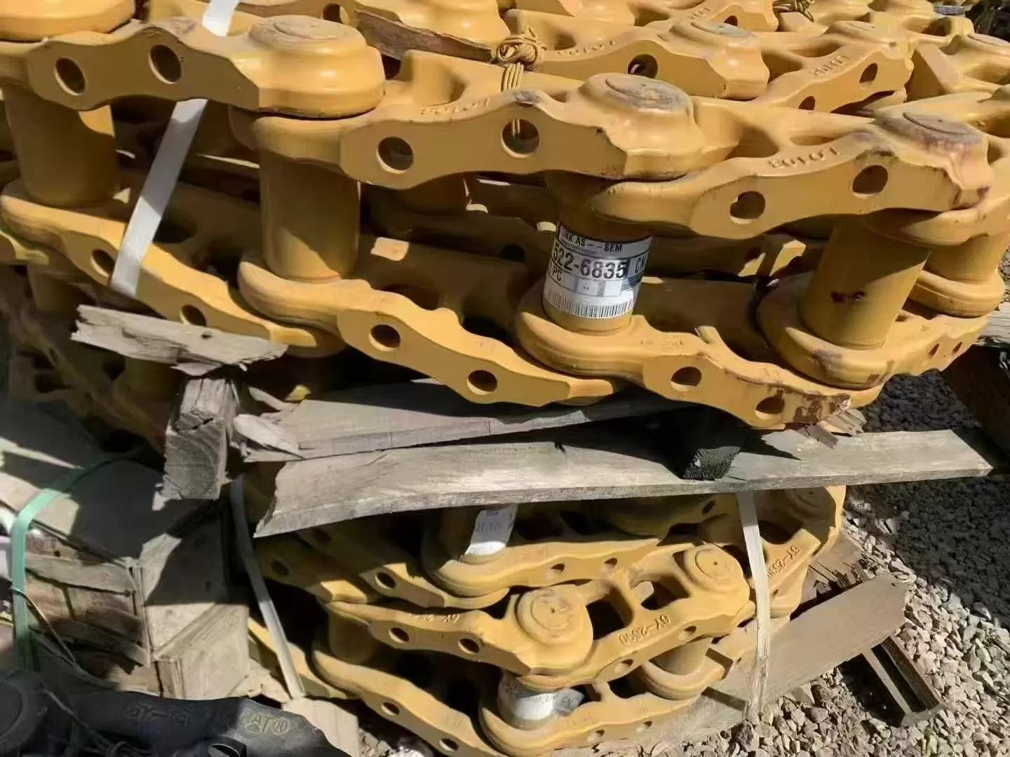 CAT excavator chain