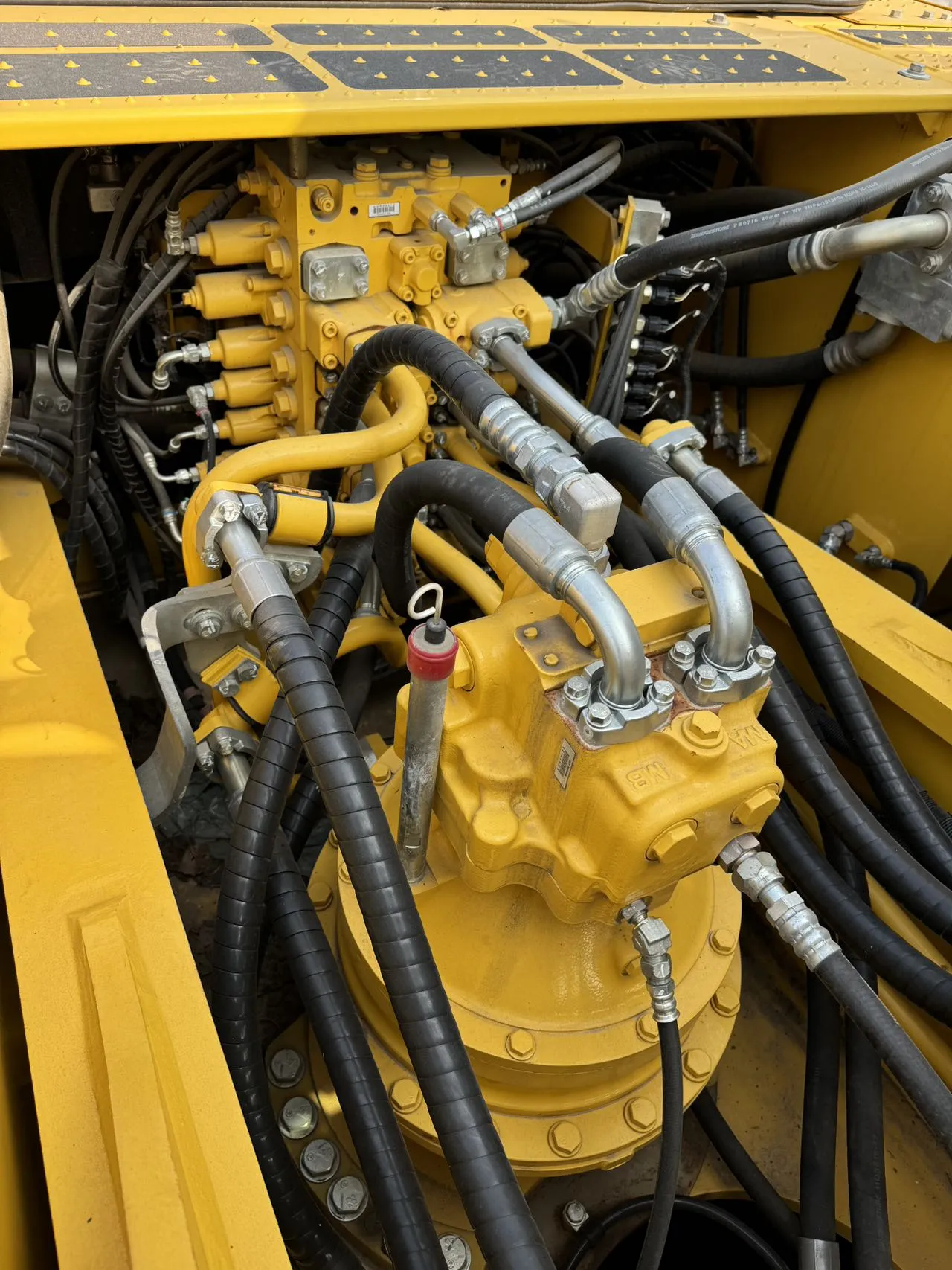 Brand New 33550kg KOMATSU Excavator