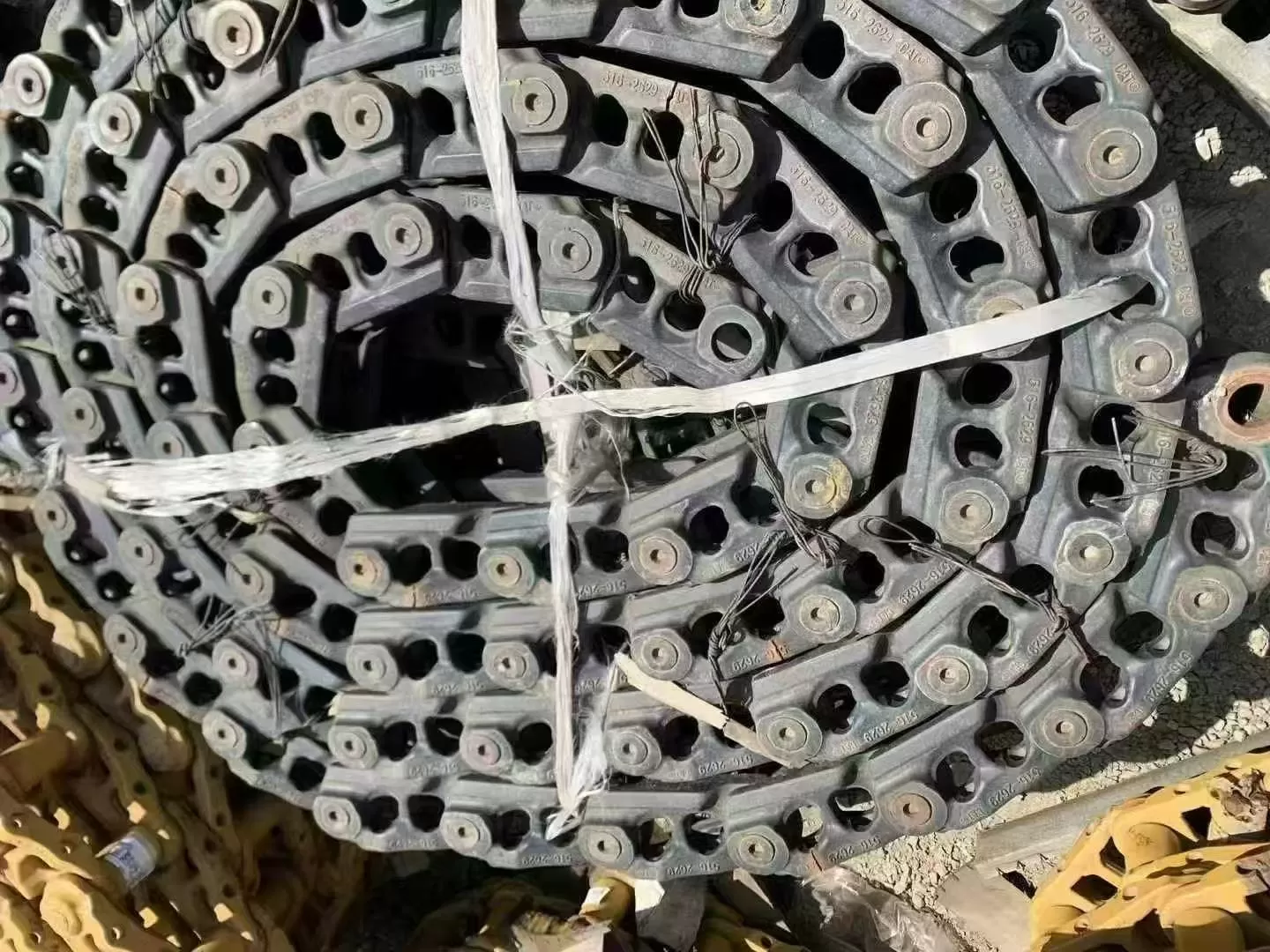 CAT excavator chain