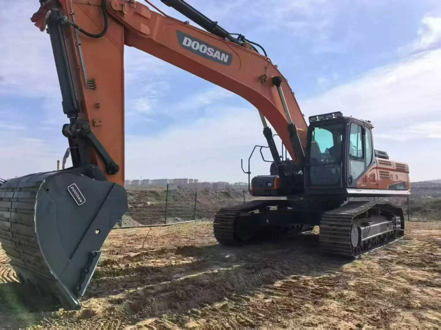 Only Doosan Brand New 38T Large Excavator