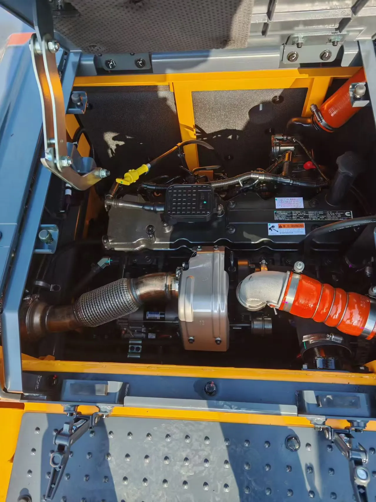 HYUNDAI Brand New 220 Medium Excavator